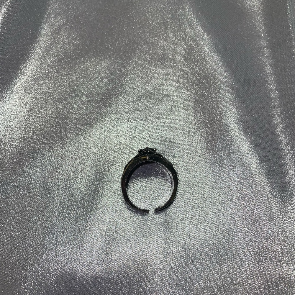 Ring - Picture 2 of 2